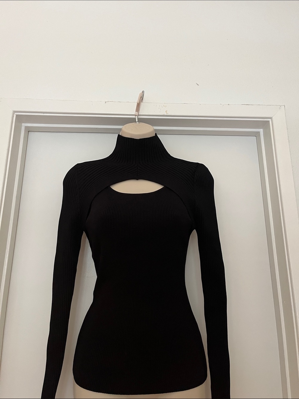 White House Black Market Black Ribbed Long-Sleeve Cutout Top